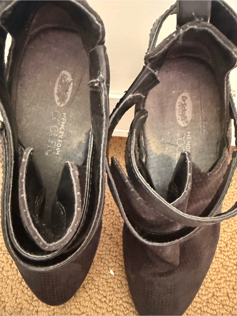 Dr Scholls Women’s Black Ankle Booties with Side Buckle Strap
Size 9 1/2 - Picture 4 of 6